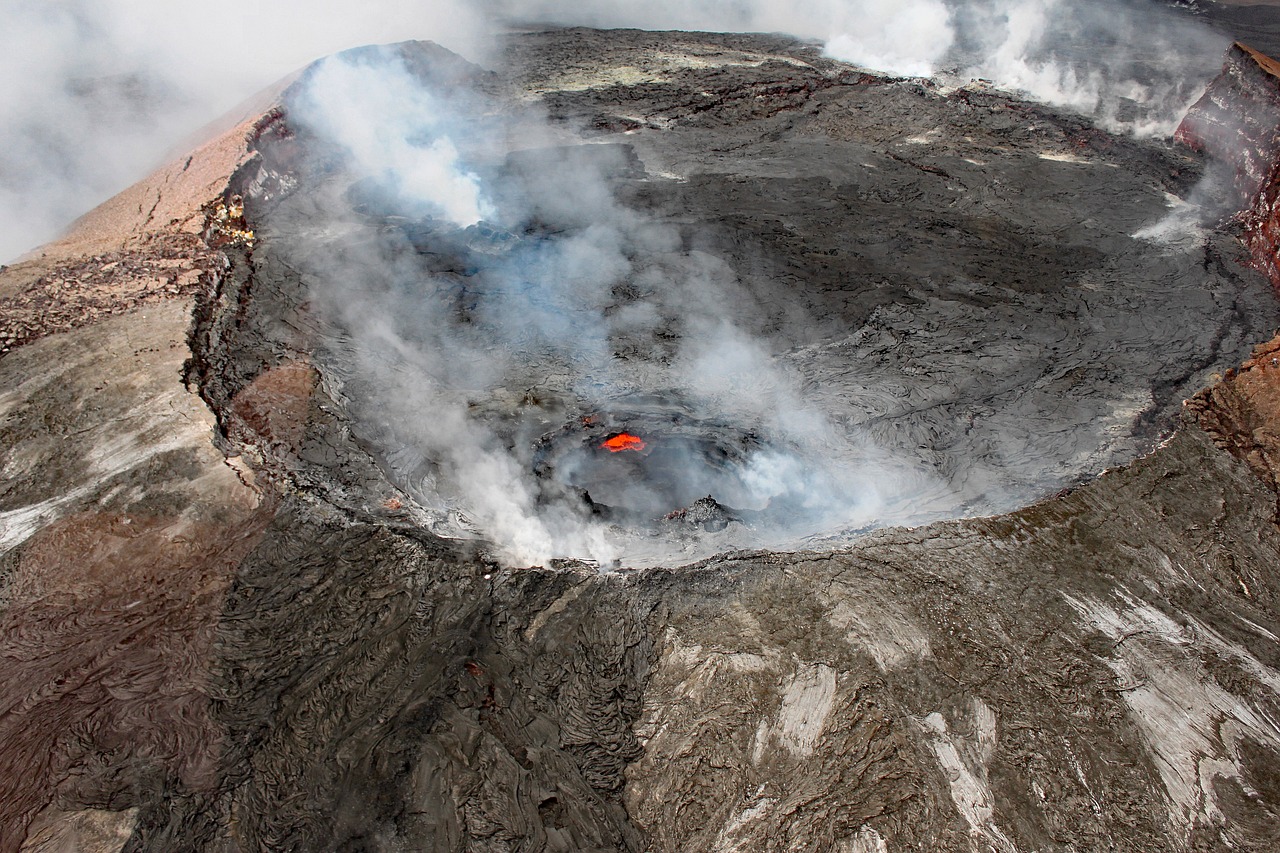 全球火山爆发最新动态，影响及应对策略